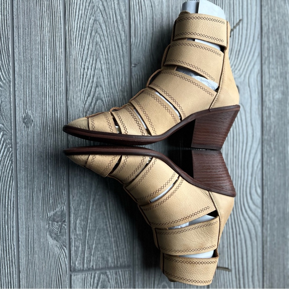 Sundance, Veracruz Lex, brand cage booties, NWT, 40, golden tan, Spain made,firm - Picture 11 of 16